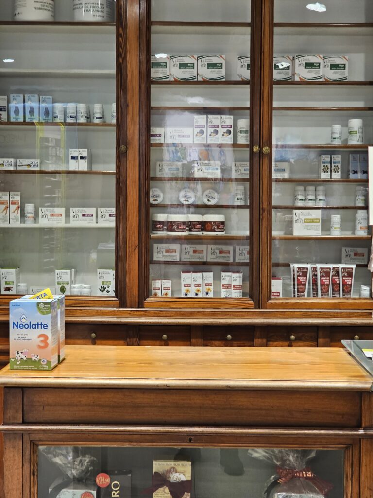 Farmacia Armandola Cuggiono Mi interno old
